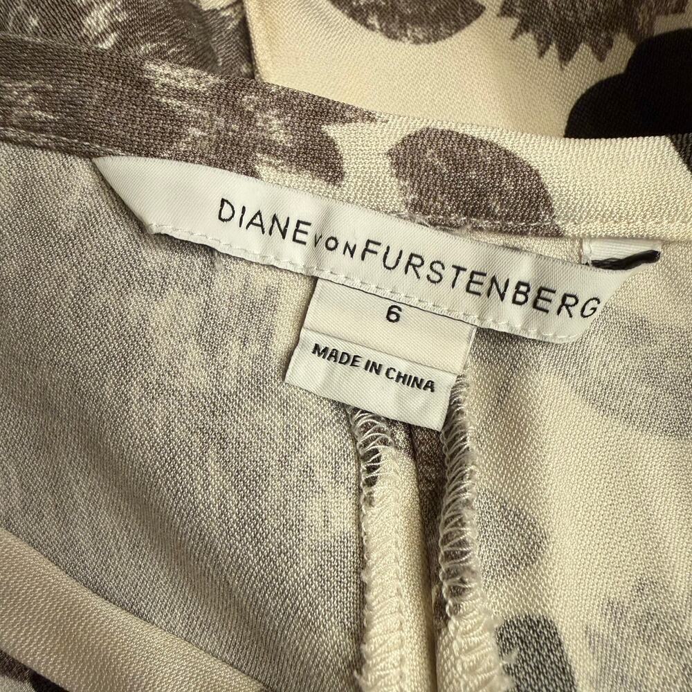 Diane Von Furstenberg Brenda Cocoon Dress Floral Pockets Black Cream Size 6 EUC - Picture 8 of 10